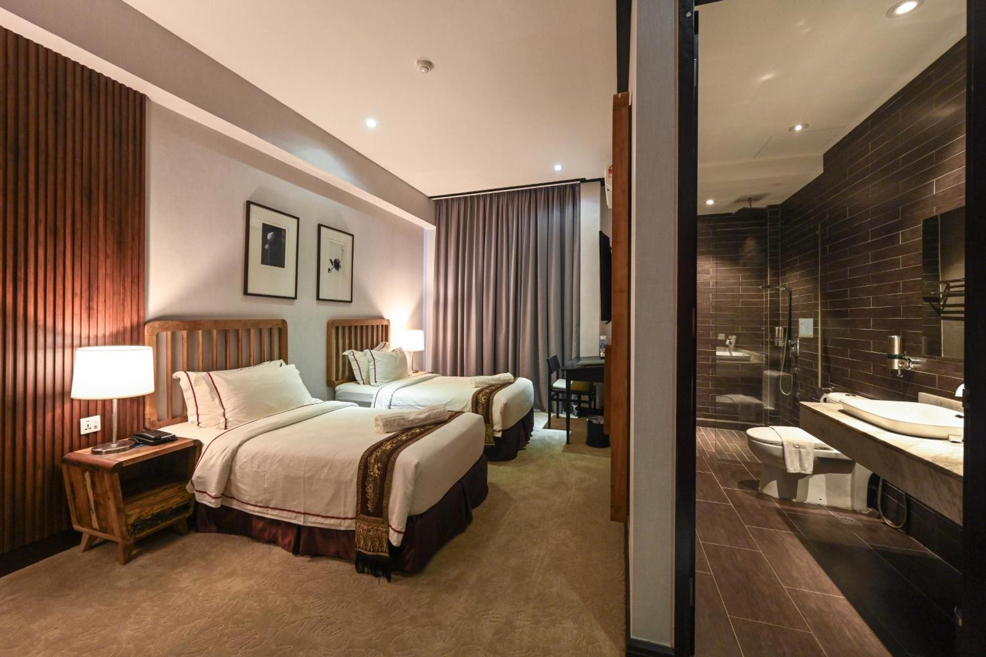 1825 Gallery Hotel Малакка Экстерьер фото